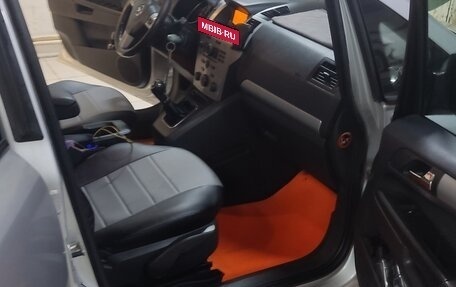 Opel Zafira B, 2013 год, 1 050 000 рублей, 19 фотография