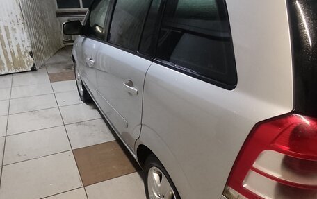 Opel Zafira B, 2013 год, 1 050 000 рублей, 31 фотография