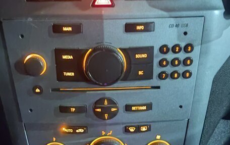 Opel Zafira B, 2013 год, 1 050 000 рублей, 32 фотография