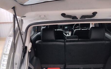 Toyota ISis I, 2012 год, 1 800 000 рублей, 9 фотография