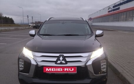 Mitsubishi Pajero Sport III рестайлинг, 2022 год, 3 700 000 рублей, 9 фотография