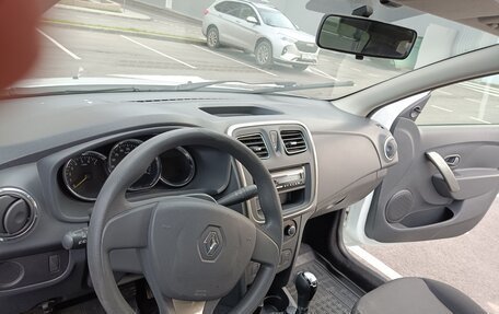 Renault Logan II, 2015 год, 750 000 рублей, 10 фотография