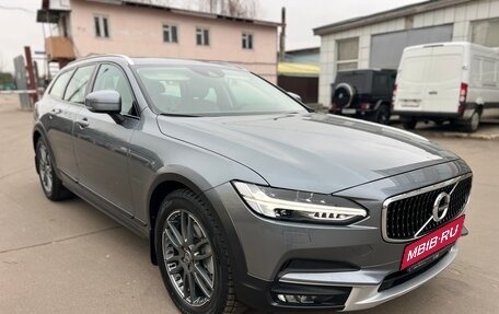 Volvo V90 Cross Country I рестайлинг, 2018 год, 3 495 000 рублей, 9 фотография