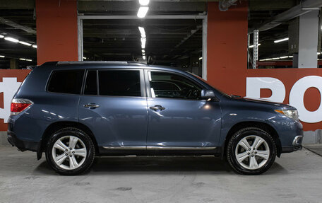 Toyota Highlander III, 2011 год, 1 998 000 рублей, 4 фотография