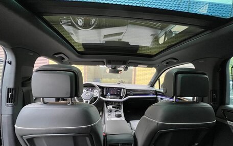 Volkswagen Touareg III, 2020 год, 5 300 000 рублей, 7 фотография