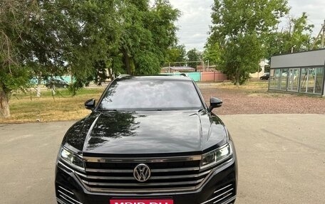 Volkswagen Touareg III, 2020 год, 5 300 000 рублей, 1 фотография