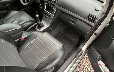 Toyota Avensis III рестайлинг, 2008 год, 750 000 рублей, 1 фотография