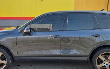 Volkswagen Touareg III, 2011 год, 1 790 000 рублей, 4 фотография