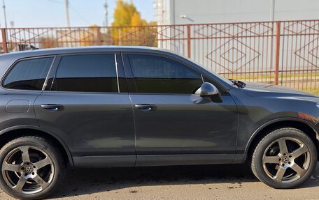 Volkswagen Touareg III, 2011 год, 1 790 000 рублей, 3 фотография