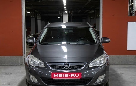 Opel Astra J, 2011 год, 698 000 рублей, 2 фотография
