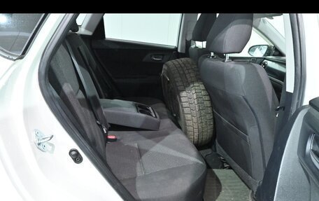 Toyota Auris II, 2017 год, 997 800 рублей, 7 фотография