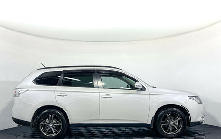 Mitsubishi Outlander III рестайлинг 3, 2013 год, 1 350 000 рублей, 4 фотография
