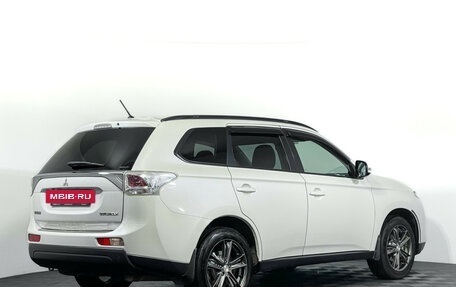 Mitsubishi Outlander III рестайлинг 3, 2013 год, 1 350 000 рублей, 5 фотография
