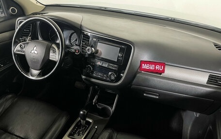 Mitsubishi Outlander III рестайлинг 3, 2013 год, 1 350 000 рублей, 9 фотография