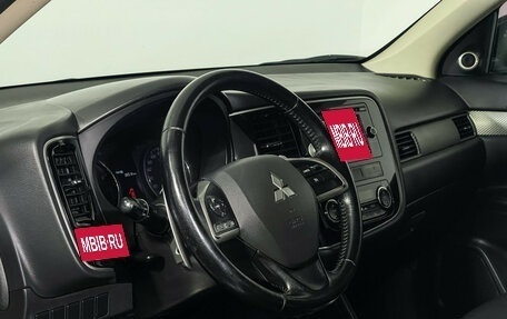 Mitsubishi Outlander III рестайлинг 3, 2013 год, 1 350 000 рублей, 13 фотография