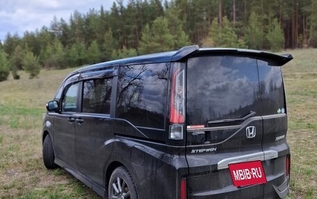 Honda Stepwgn IV, 2021 год, 2 390 000 рублей, 6 фотография