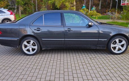 Mercedes-Benz E-Класс, 1998 год, 460 000 рублей, 2 фотография