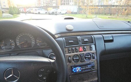 Mercedes-Benz E-Класс, 1998 год, 460 000 рублей, 12 фотография