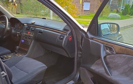 Mercedes-Benz E-Класс, 1998 год, 460 000 рублей, 11 фотография