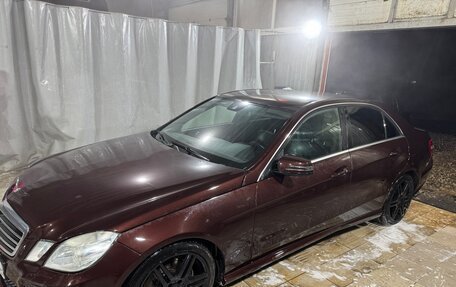 Mercedes-Benz E-Класс, 2010 год, 1 200 000 рублей, 3 фотография