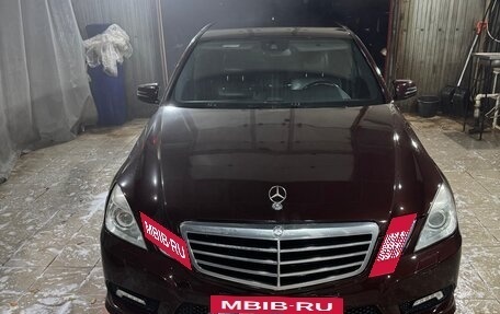 Mercedes-Benz E-Класс, 2010 год, 1 200 000 рублей, 2 фотография