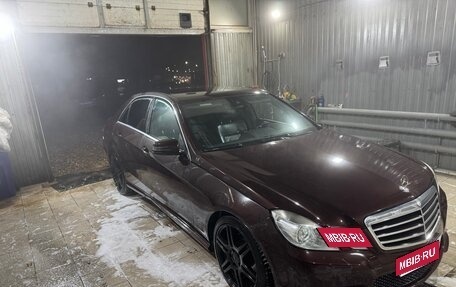 Mercedes-Benz E-Класс, 2010 год, 1 200 000 рублей, 4 фотография