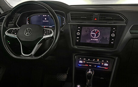 Volkswagen Tiguan II, 2021 год, 2 899 000 рублей, 16 фотография