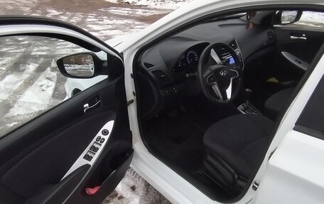 Hyundai Solaris II рестайлинг, 2013 год, 600 000 рублей, 2 фотография