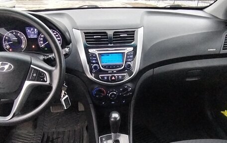 Hyundai Solaris II рестайлинг, 2013 год, 600 000 рублей, 3 фотография