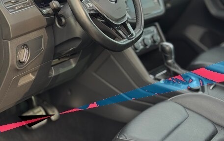 Volkswagen Tiguan II, 2019 год, 3 339 000 рублей, 26 фотография