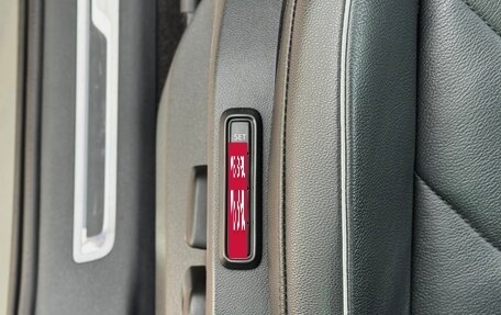 Volkswagen Tiguan II, 2019 год, 3 339 000 рублей, 27 фотография