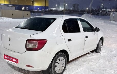 Renault Logan II, 2015 год, 400 000 рублей, 3 фотография