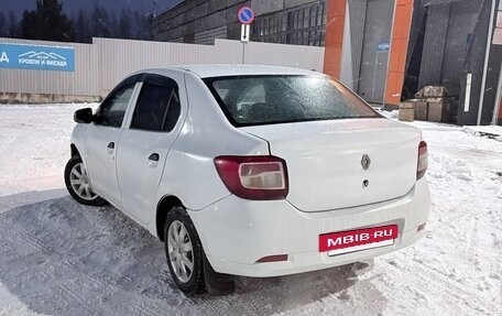 Renault Logan II, 2015 год, 400 000 рублей, 4 фотография