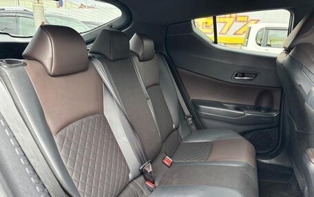 Toyota C-HR I рестайлинг, 2018 год, 1 280 000 рублей, 9 фотография