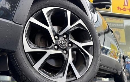 Toyota C-HR I рестайлинг, 2018 год, 1 280 000 рублей, 12 фотография