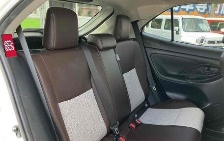 Toyota Yaris Cross, 2021 год, 1 420 000 рублей, 13 фотография