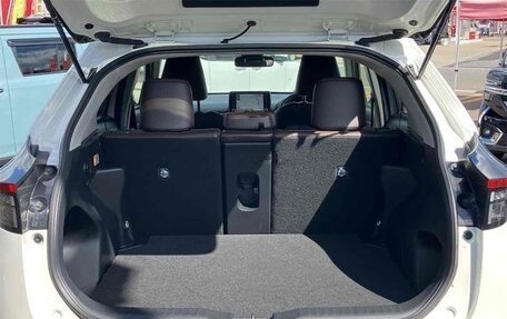 Toyota Yaris Cross, 2021 год, 1 420 000 рублей, 16 фотография