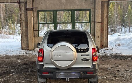 Chevrolet Niva I рестайлинг, 2015 год, 735 000 рублей, 7 фотография