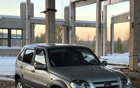 Chevrolet Niva I рестайлинг, 2015 год, 735 000 рублей, 4 фотография