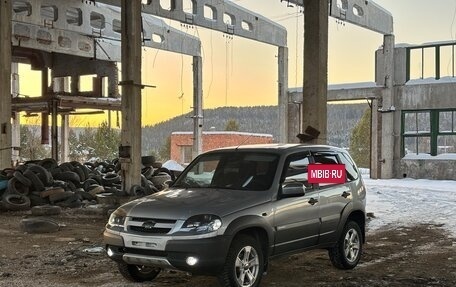 Chevrolet Niva I рестайлинг, 2015 год, 735 000 рублей, 10 фотография