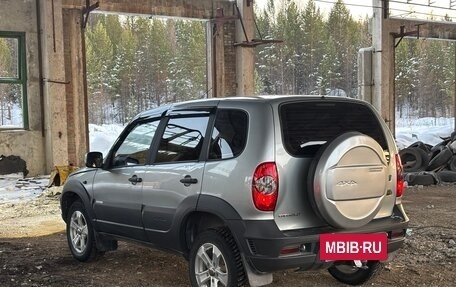 Chevrolet Niva I рестайлинг, 2015 год, 735 000 рублей, 8 фотография