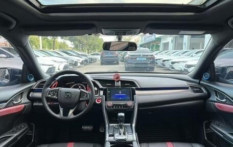 Honda Civic, 2022 год, 1 700 000 рублей, 12 фотография