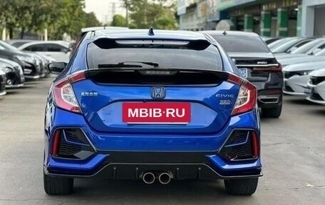 Honda Civic, 2022 год, 1 700 000 рублей, 5 фотография