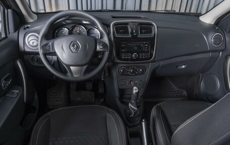 Renault Logan II, 2015 год, 779 000 рублей, 6 фотография