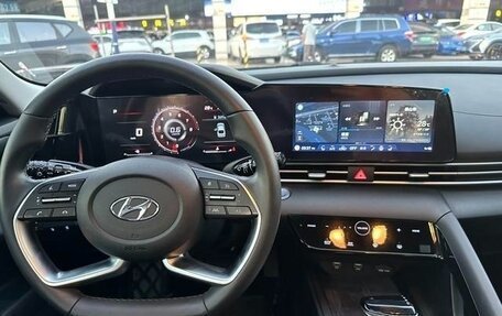 Hyundai Elantra, 2022 год, 1 650 000 рублей, 5 фотография