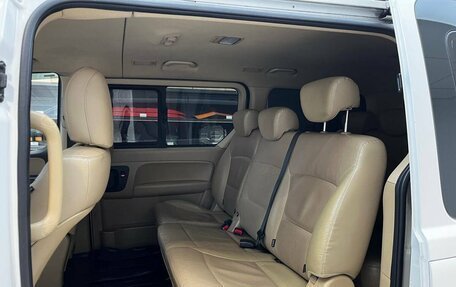 Hyundai H-1 II рестайлинг, 2021 год, 2 900 000 рублей, 14 фотография