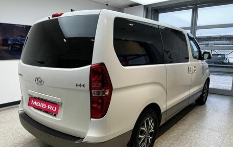 Hyundai H-1 II рестайлинг, 2021 год, 2 900 000 рублей, 5 фотография