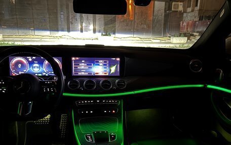 Mercedes-Benz E-Класс, 2021 год, 5 800 000 рублей, 36 фотография