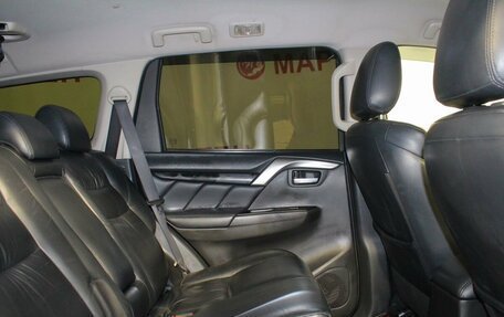 Mitsubishi Pajero Sport III рестайлинг, 2016 год, 2 300 000 рублей, 11 фотография