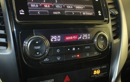 Mitsubishi Pajero Sport III рестайлинг, 2016 год, 2 300 000 рублей, 13 фотография